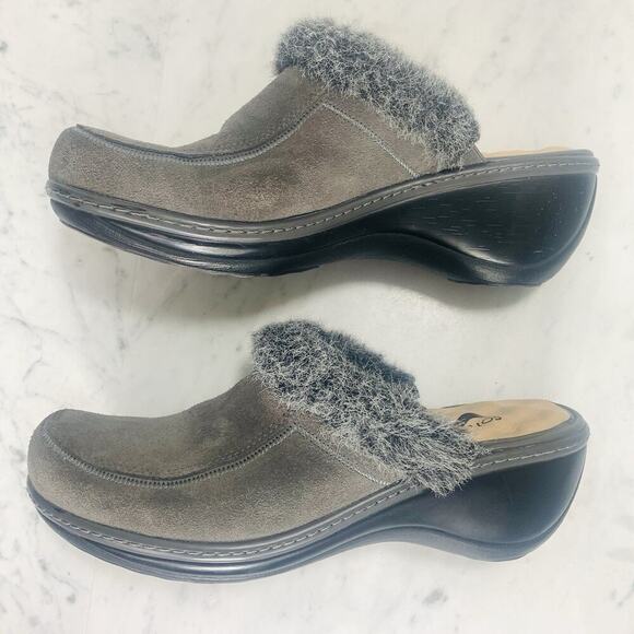 SOFTWALK Mule Clog Women 9 M Dark Gray Suede Faux Fur Trim Wedge Slip-On EUC - Picture 6 of 9